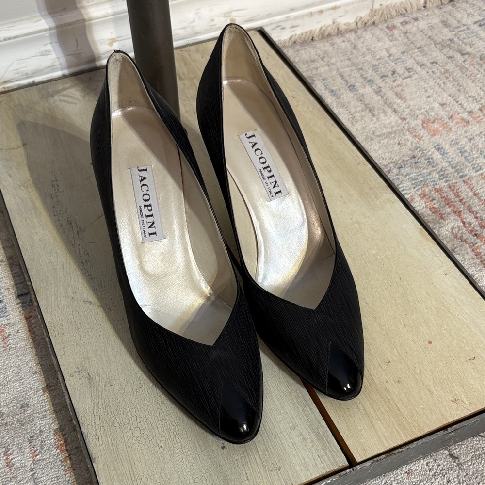 Black Pointed-Toe Heels